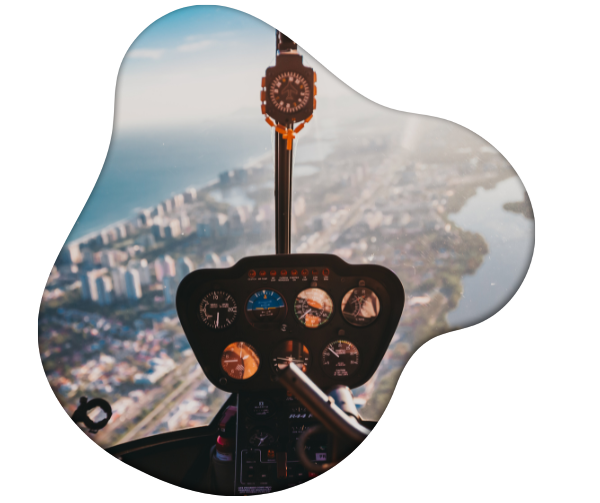 Visão da cabine de um helicóptero